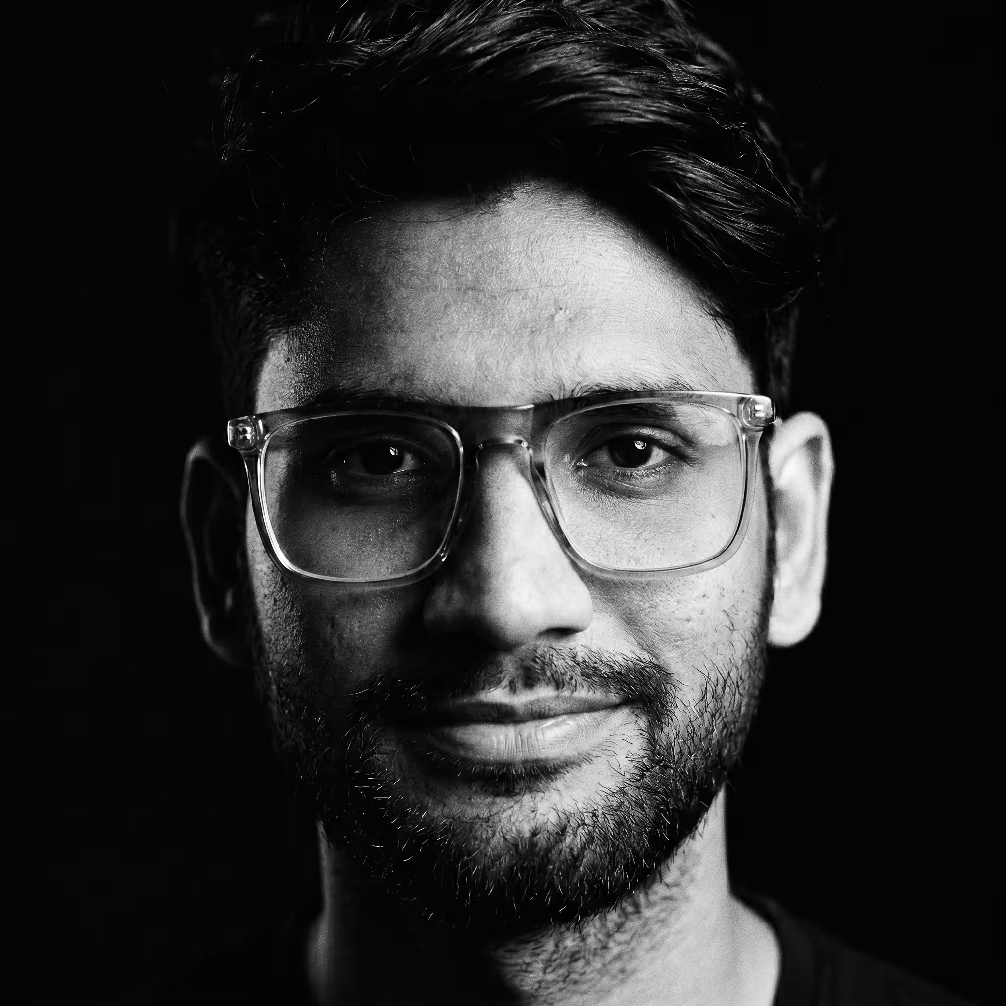 Dramatic_black_and_white_headshot_202605132107